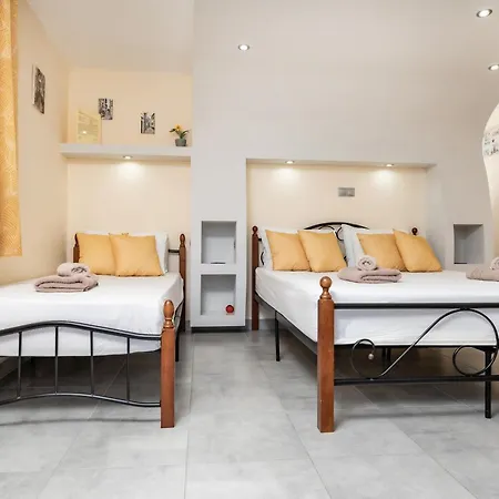 アパートホテル Lefkes Naxos City