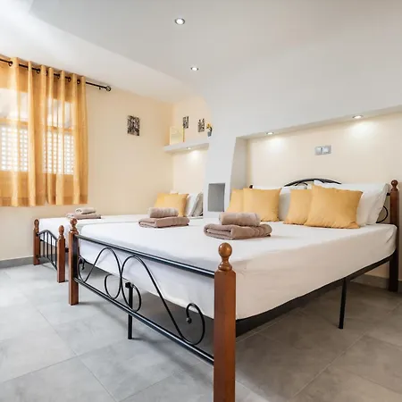 アパートホテル Lefkes