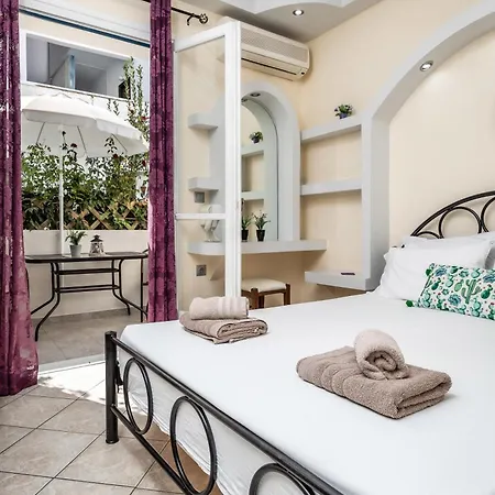 Lefkes アパートホテル