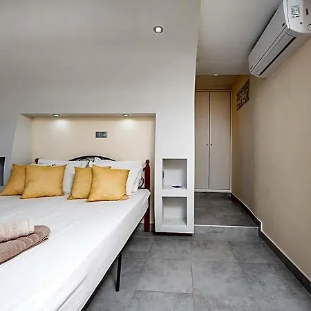 Lejlighedshotel Lefkes 4*