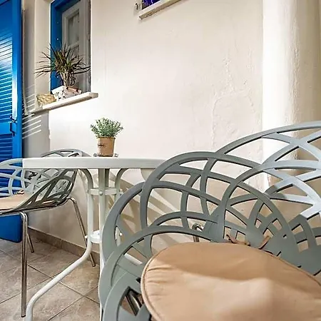 Apart Otel Lefkes Naxos City