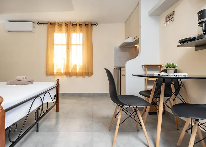 레프케스 스튜디오스 Naxos City